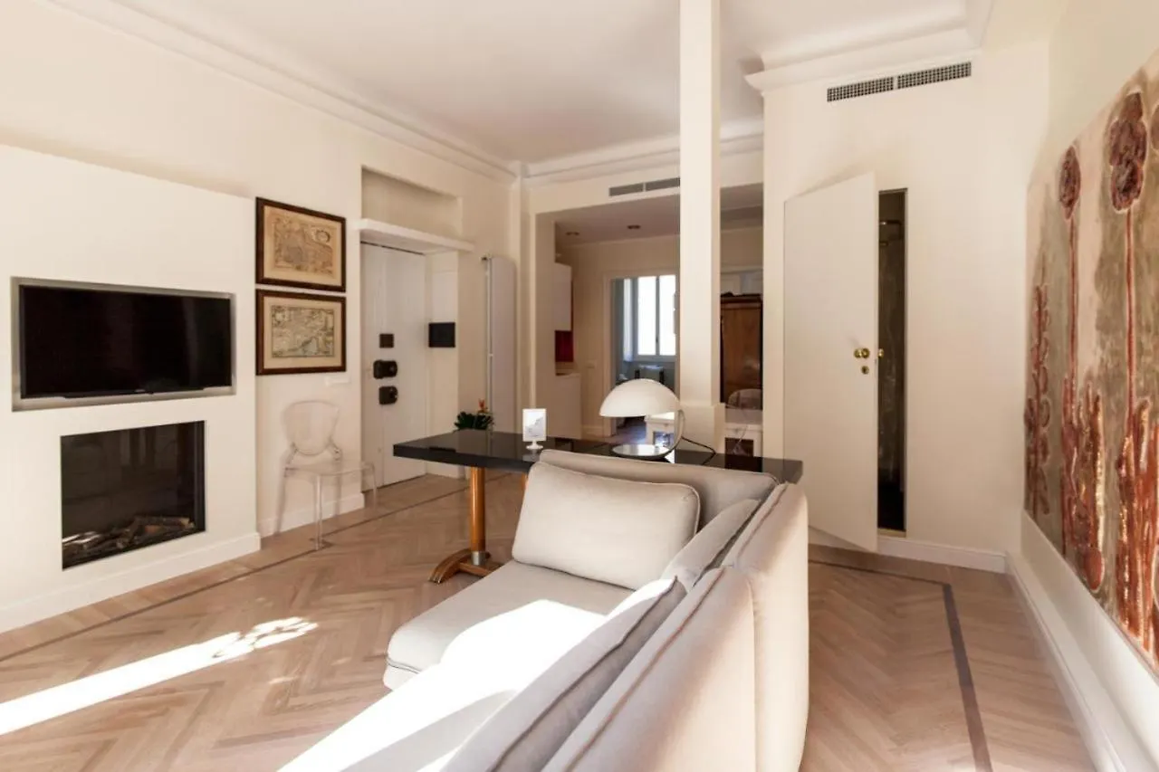 2 Bagni E Suite - House Of Art Center Milan Apartment