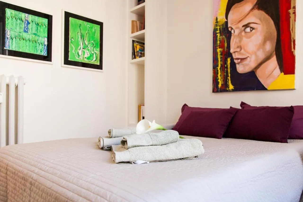 2 Bagni E Suite - House Of Art Center Milan Apartment