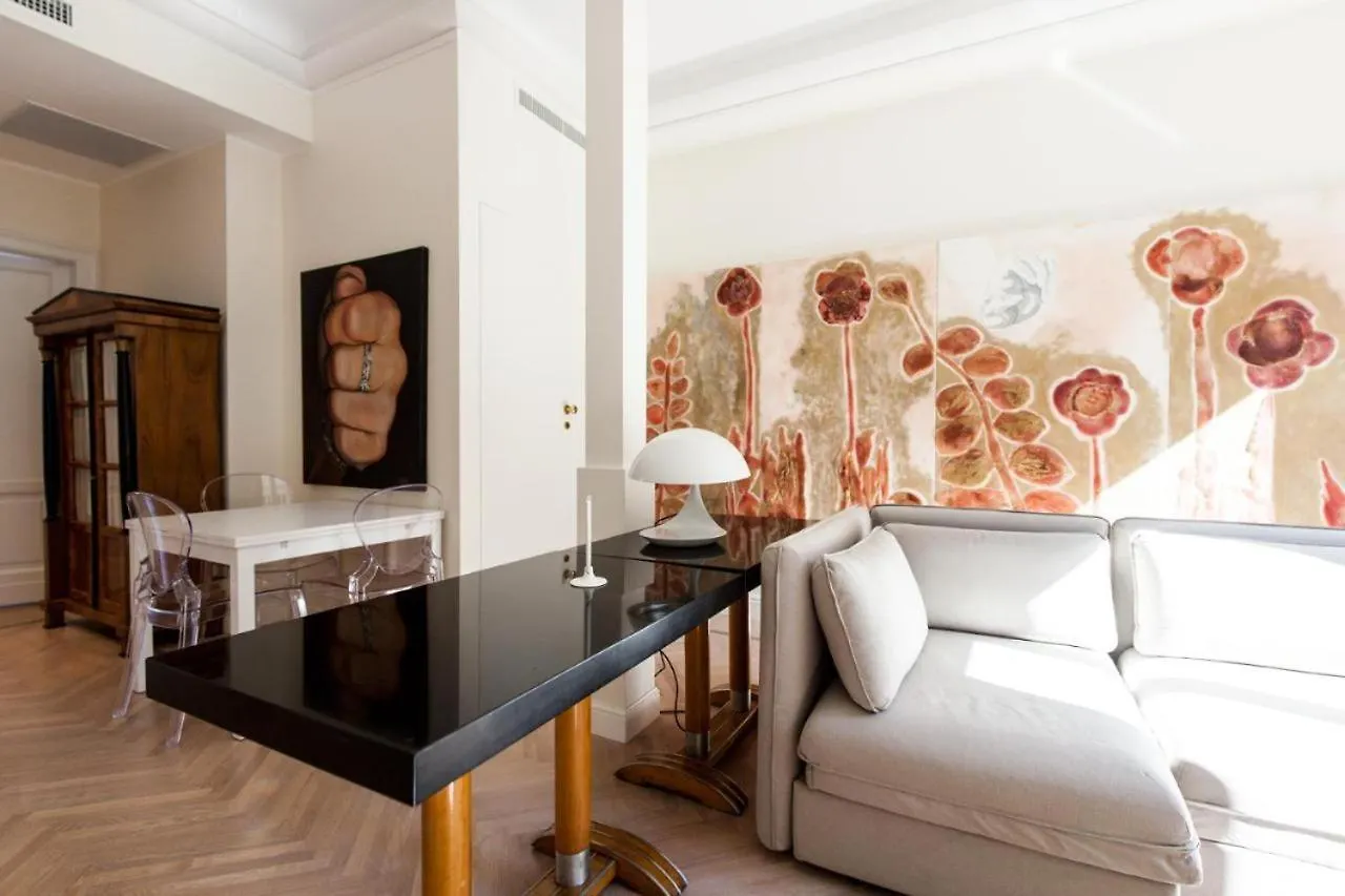 Apartment 2 Bagni E Suite - House Of Art Center Milan Italy