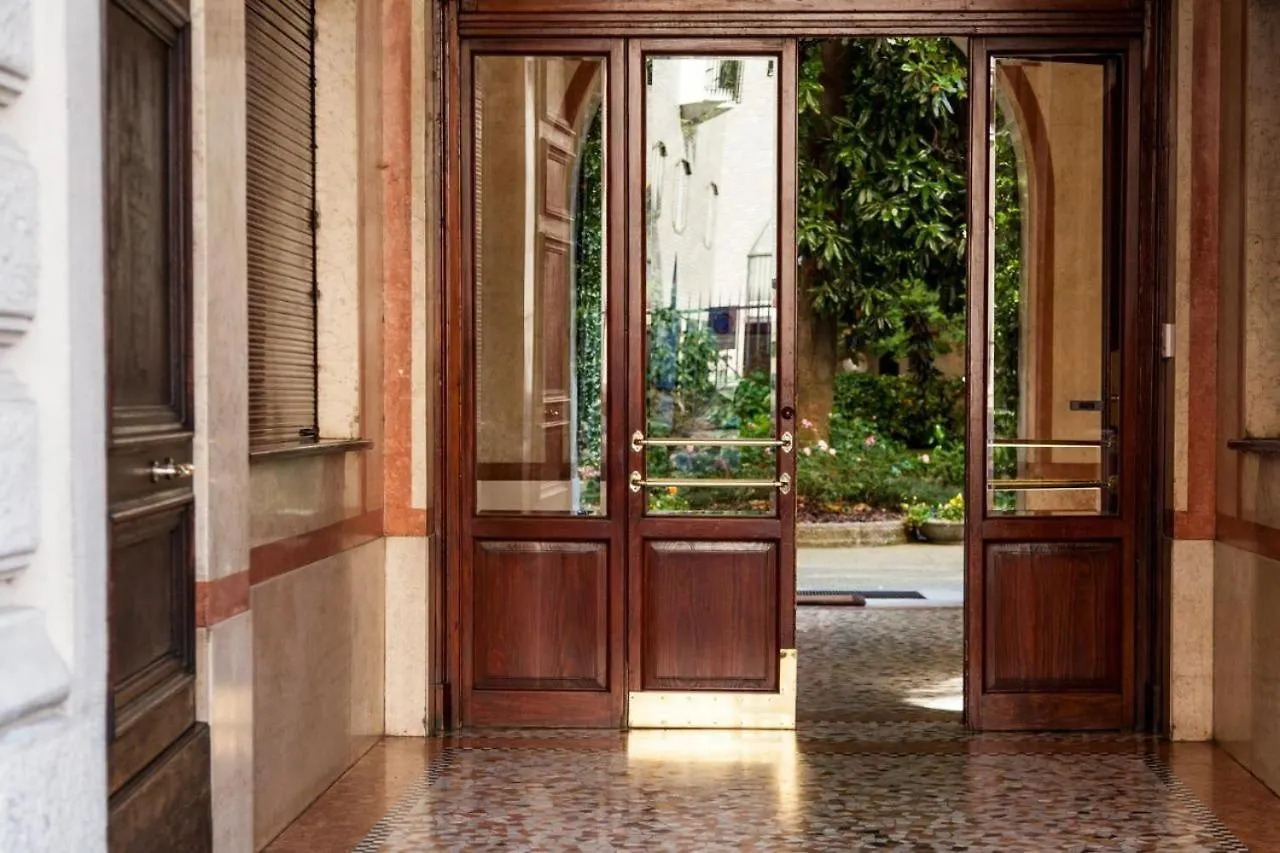Apartment 2 Bagni E Suite - House Of Art Center Milan Italy