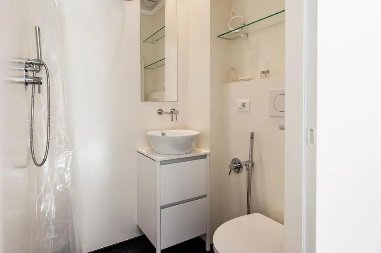 2 Bagni E Suite - House Of Art Center Milan